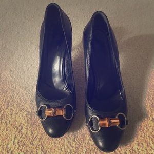 Gucci round toe pumps